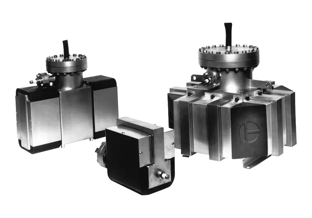 Серии геттерно-ионных насосов вид сбоку