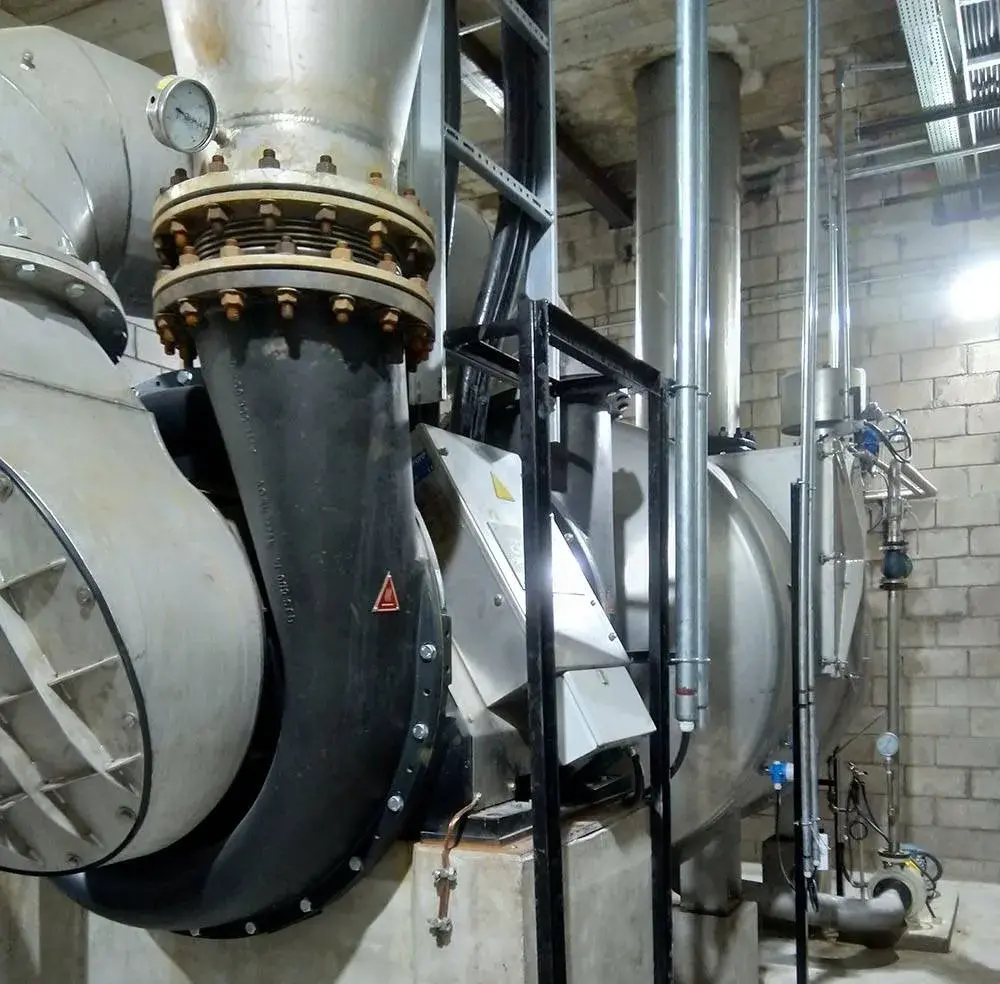 Промышленный турбокомпрессор перед ТО